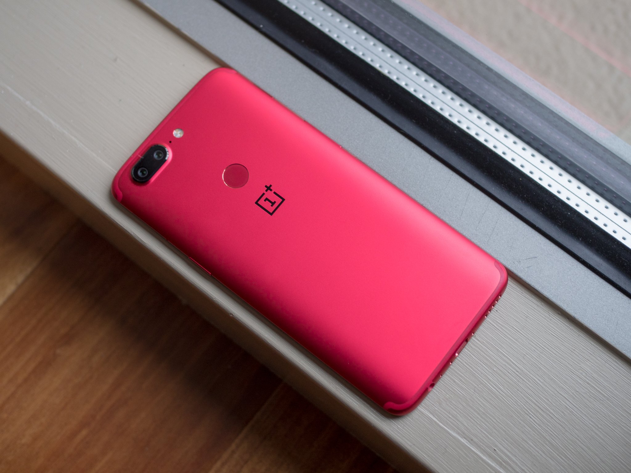oneplus-5t-lava-red-back-laying-down-11j60.jpg