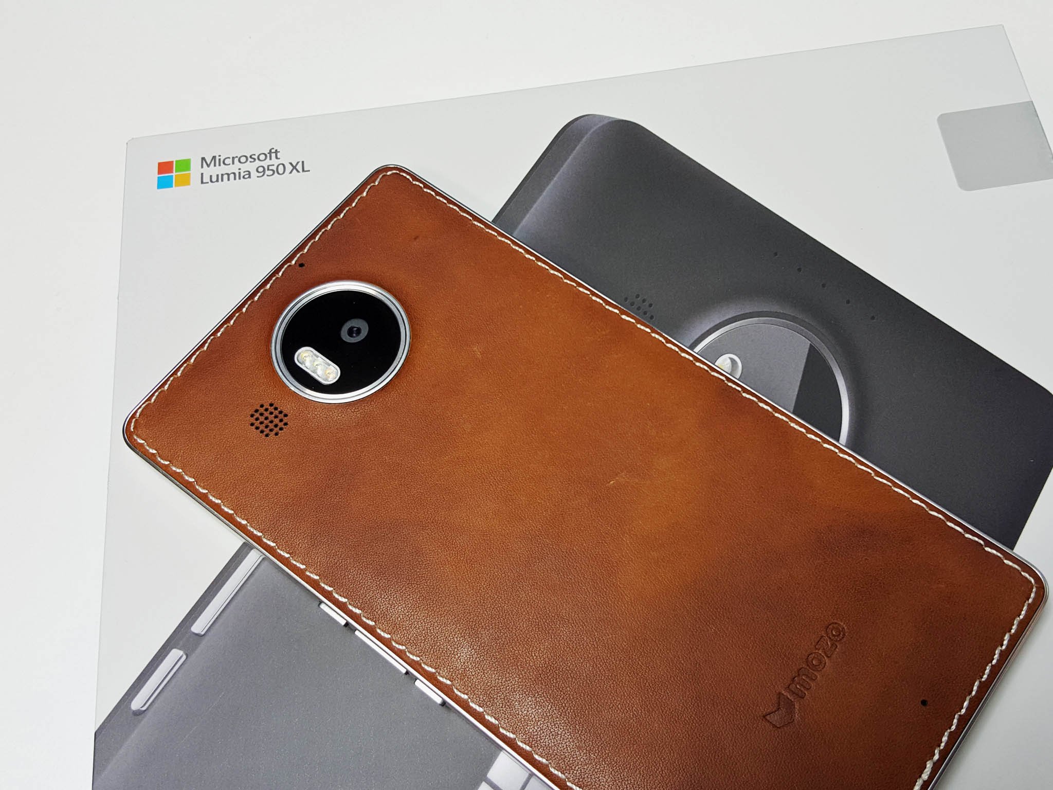 Lumia-950xl-mozo-box.jpg