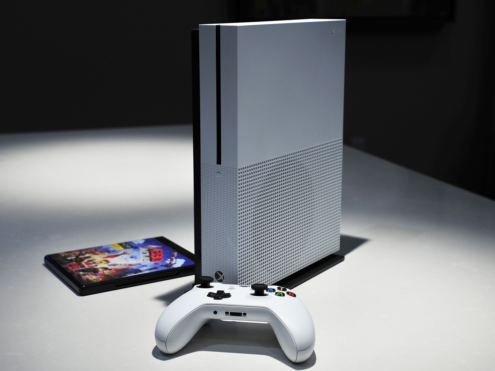 xbox-one-s-hero-vertical-stand.jpg