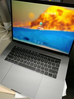 macbook pro 15-2018.jpg