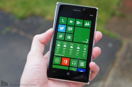 lumia-925-screen-outside-2.jpg