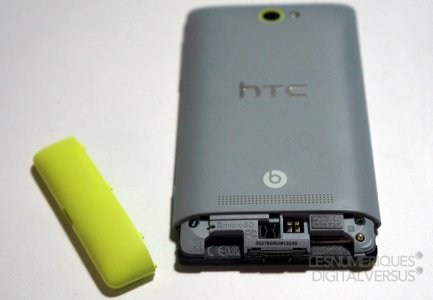 htc-8S-slot.jpg