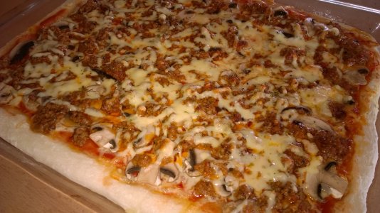 Pizza Bolognese.jpg