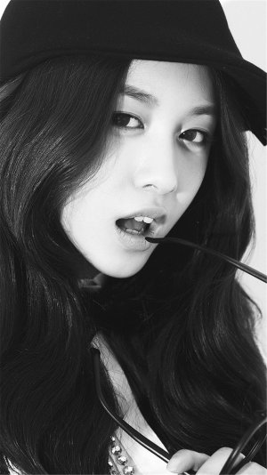 Cute-Sweet-Korean-Girl-Black-And-White-Art-iphone-6-wallpaper-ilikewallpaper_com.jpg