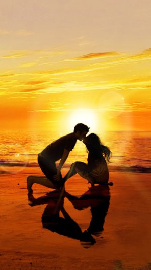 Kissing-Lover-Sunset-Beach-iphone-6-wallpaper-ilikewallpaper_com.jpg
