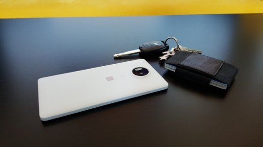 Lumia_950_XL_back.jpg