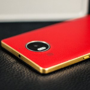 mozo-microsoft-lumia-950-xl-genuine-leather-back-cover-red-p56197-300.jpg