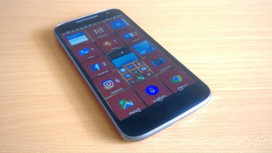 live-tiles-on-android-900px.jpg