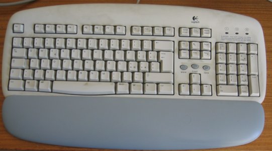 dirty_keyboard.jpg