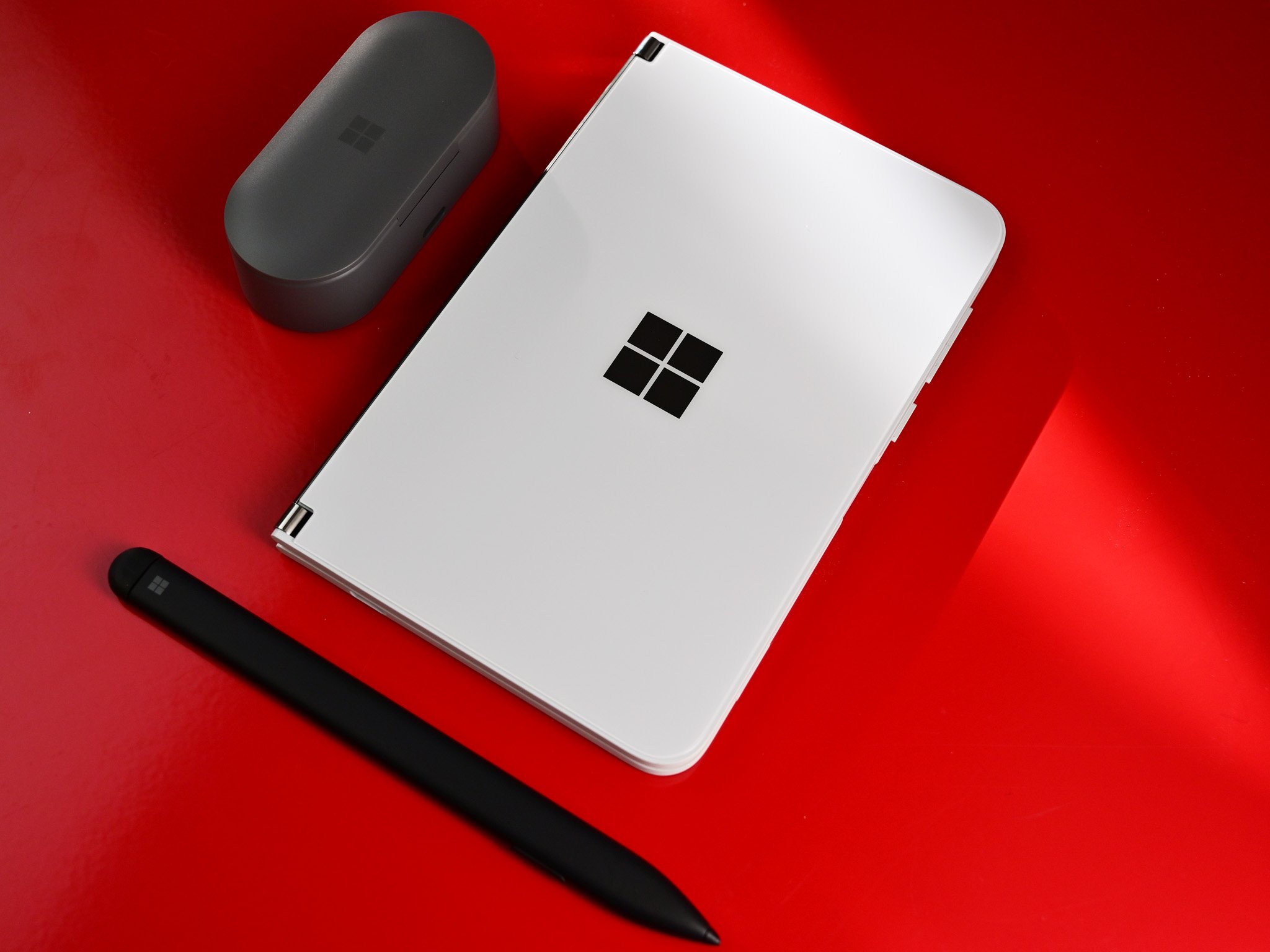 surface-duo-pen-headphones.jpg