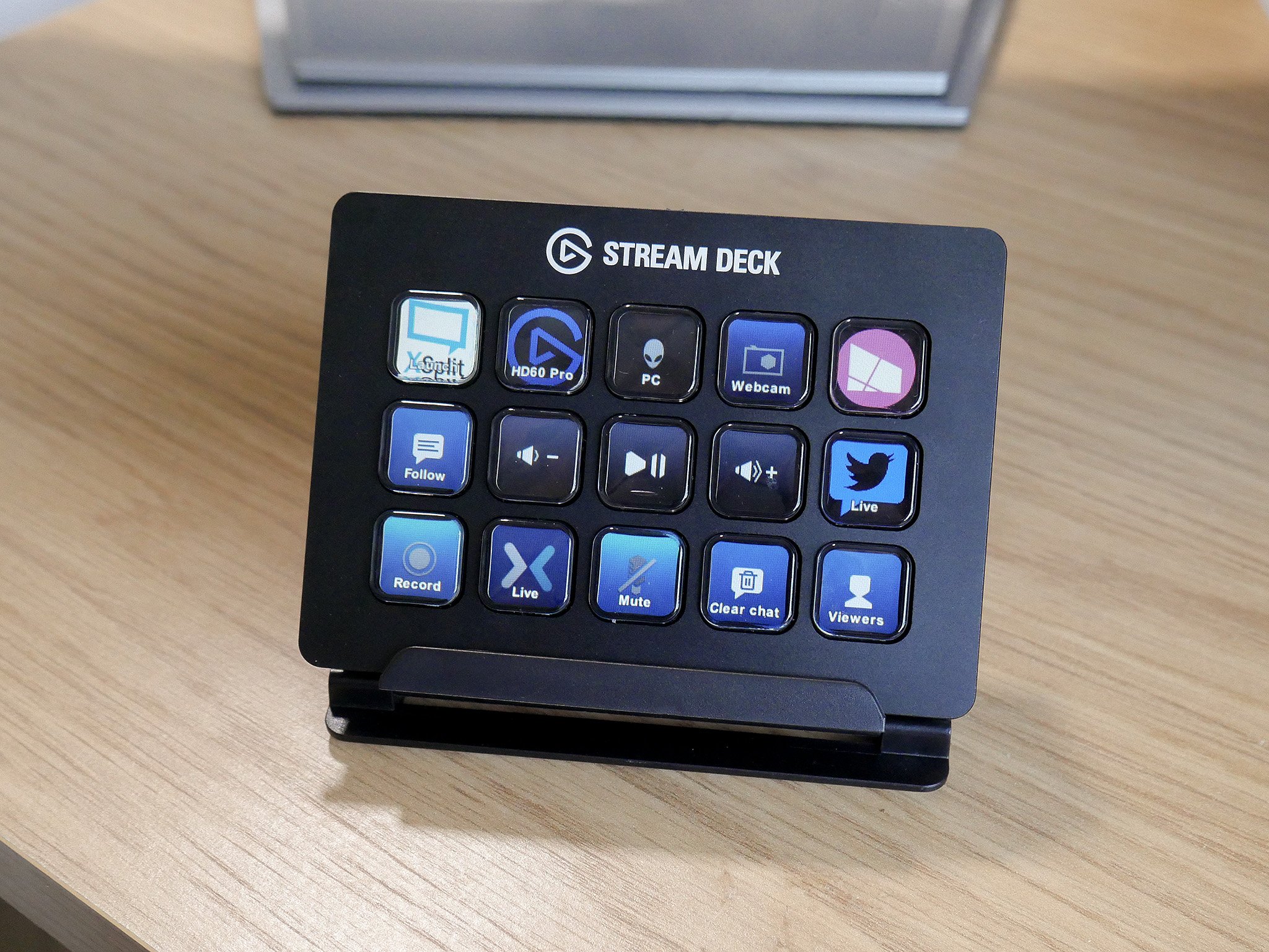 streamdeck-nocable.jpg