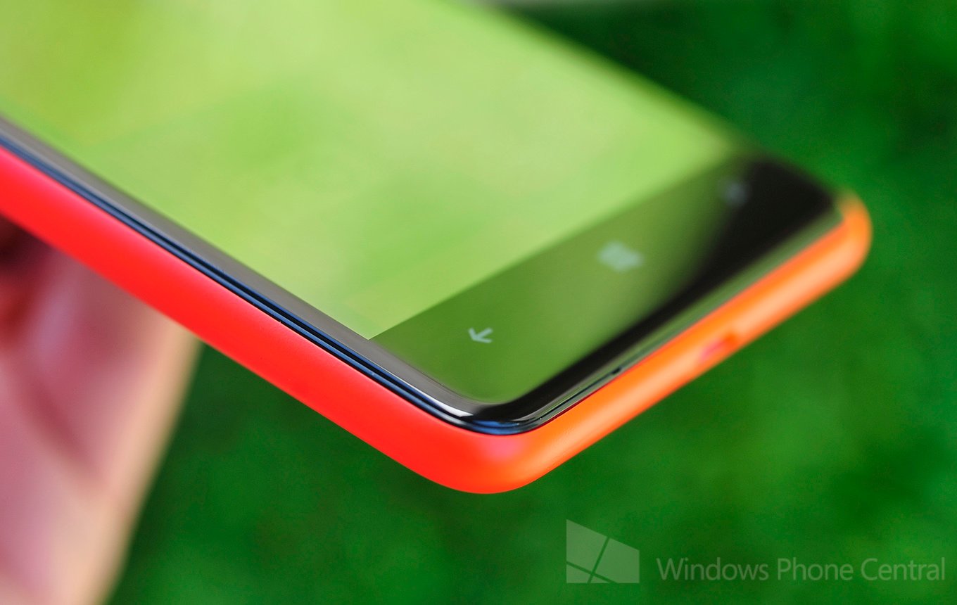 Nokia_Lumia_625_Curved_Display.jpg