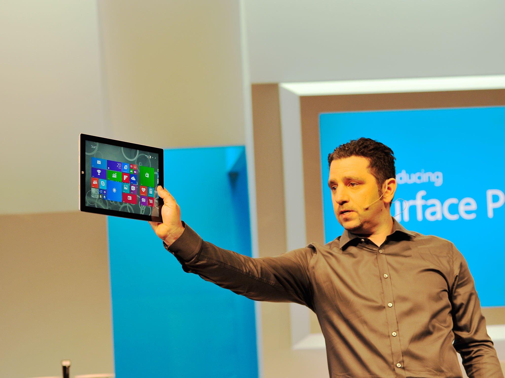 Surface_Pro_3_Panos_Panay.jpg