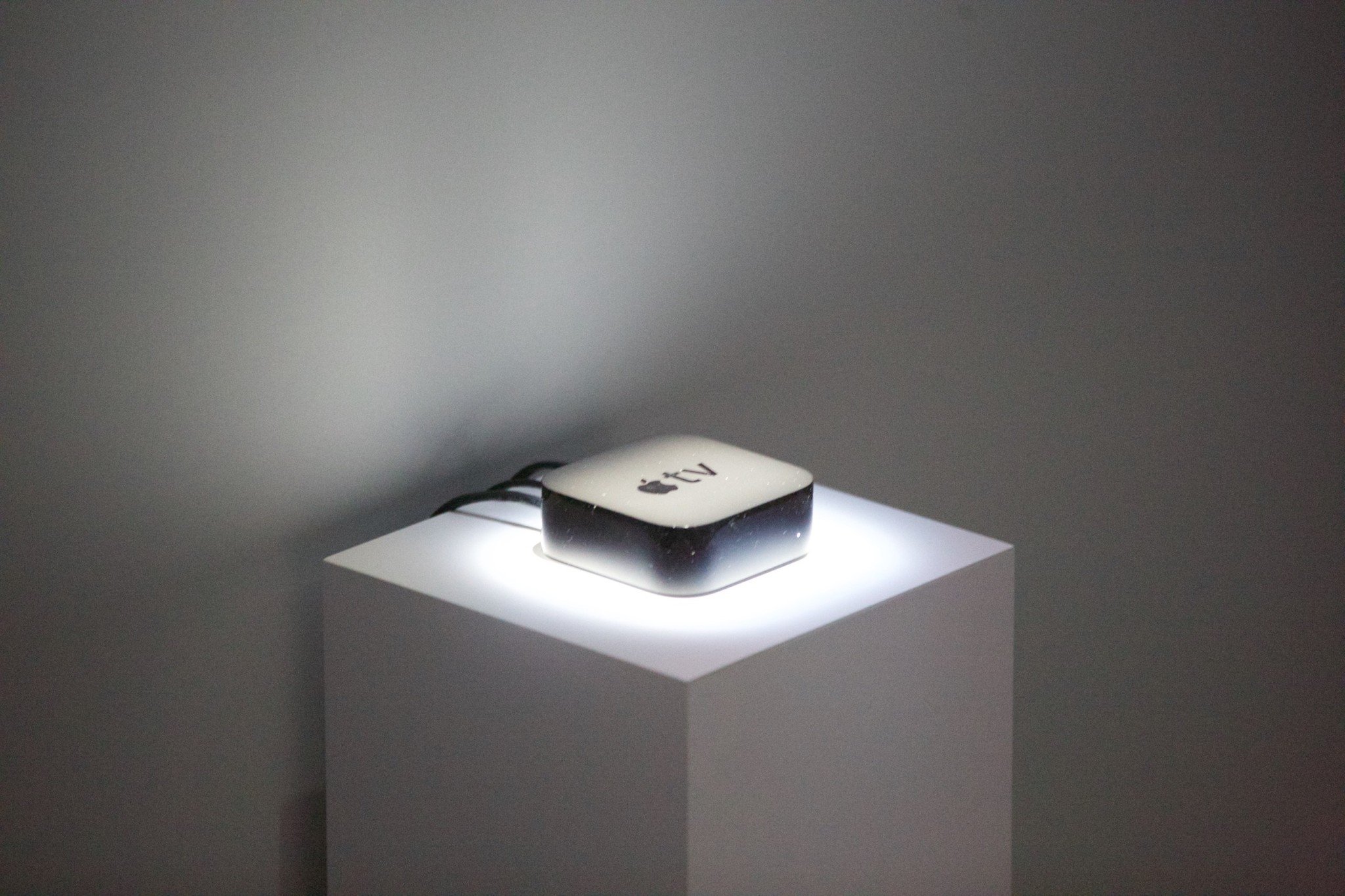 apple-tv-glowy-hero.jpg