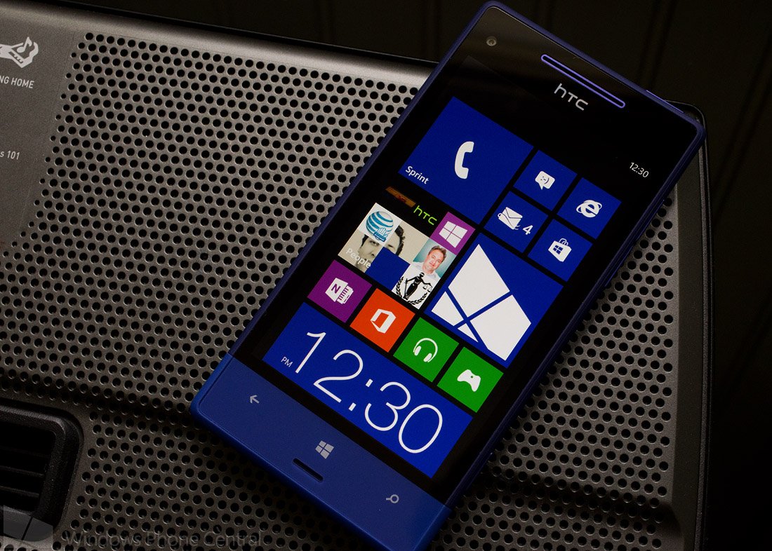 HTC_8XT_Blue_Theme.jpg