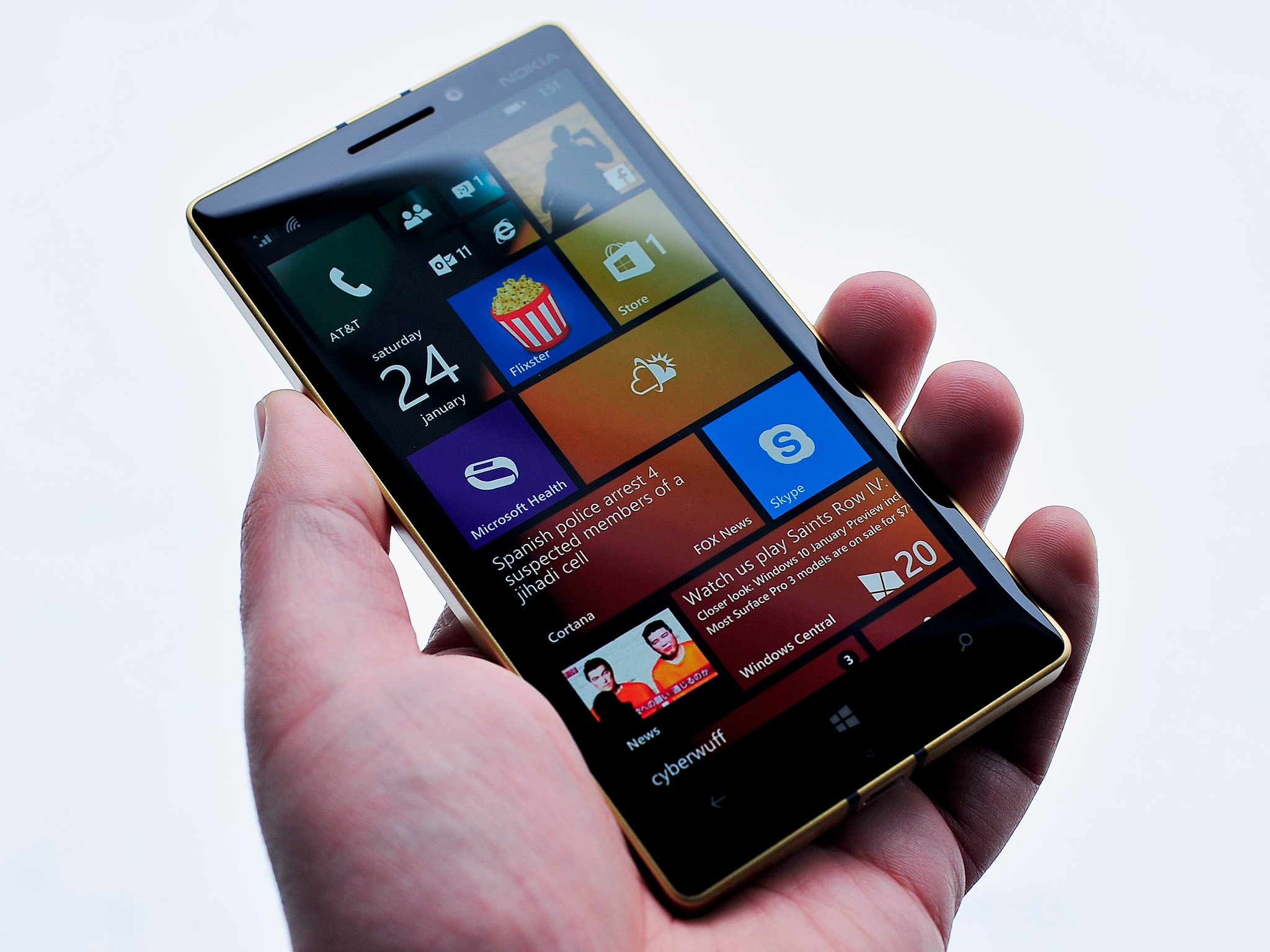 Gold-Lumia-930-hero.jpg