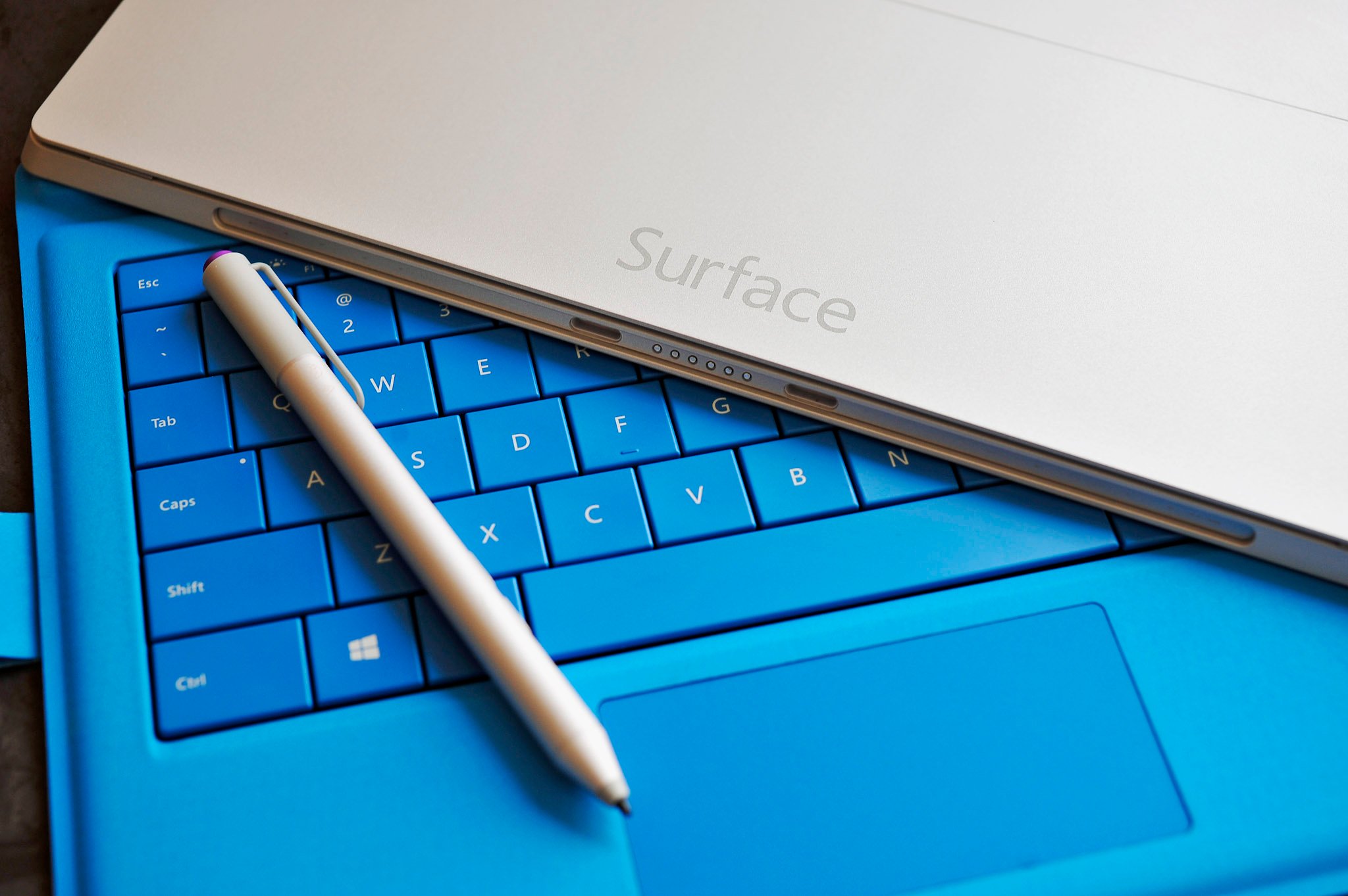 Surface_Pro_3_new_lede_pen_keyboard.jpg