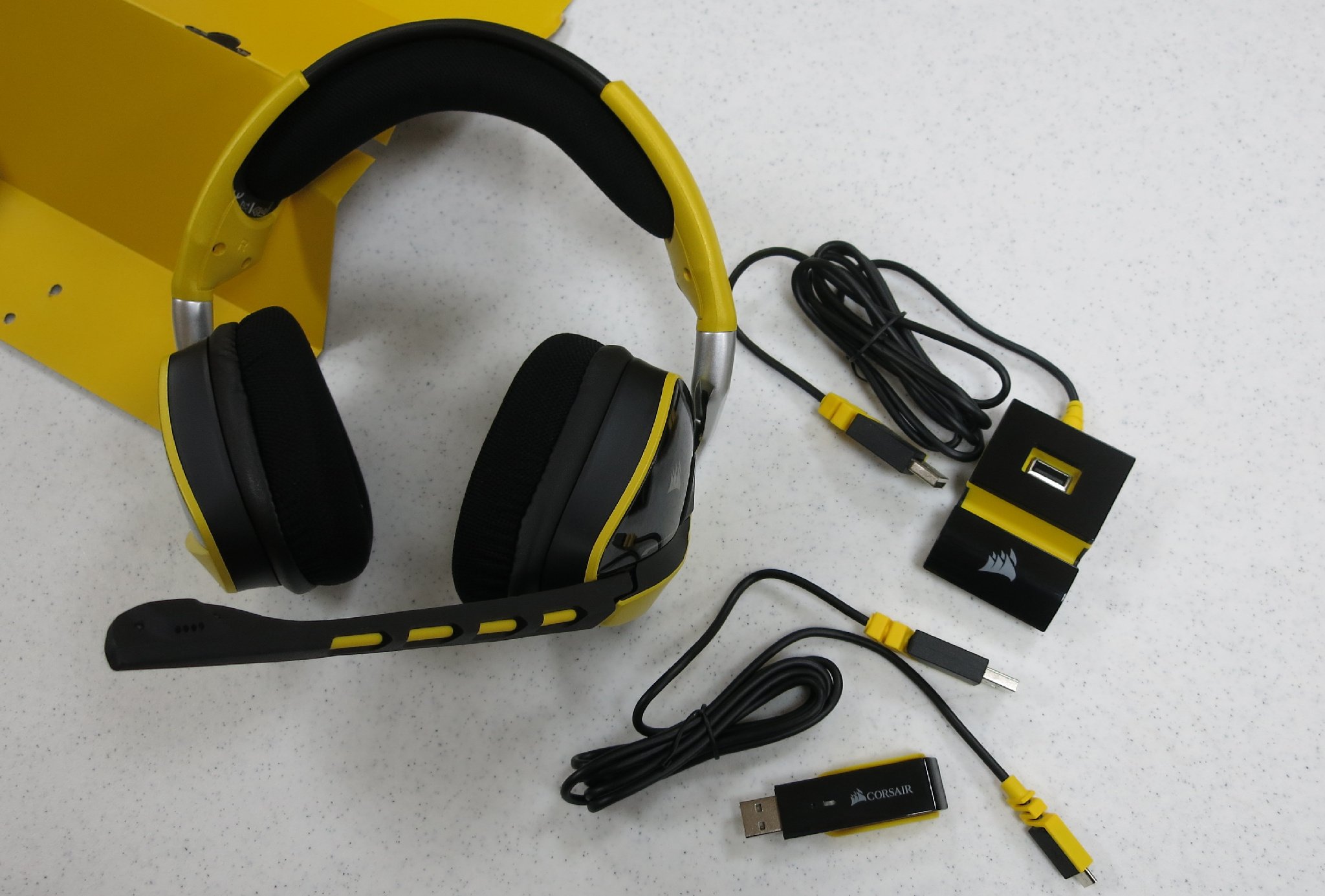 Corsair-VOID-Wireless-SE_Yellowjacket-Edition-Main.jpg
