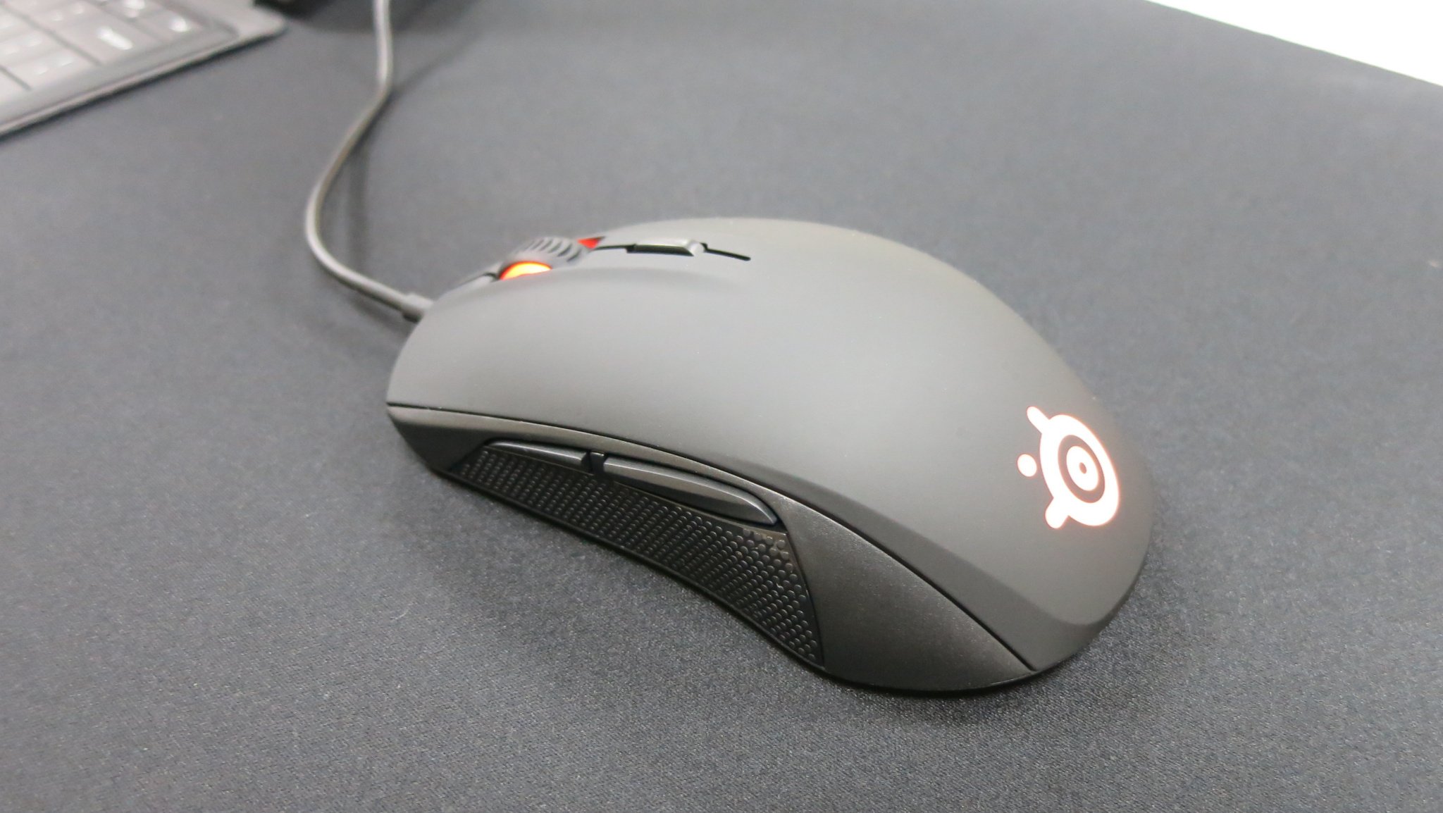 SteelSeries-Rival-100-Gaming-Mouse-main.jpg