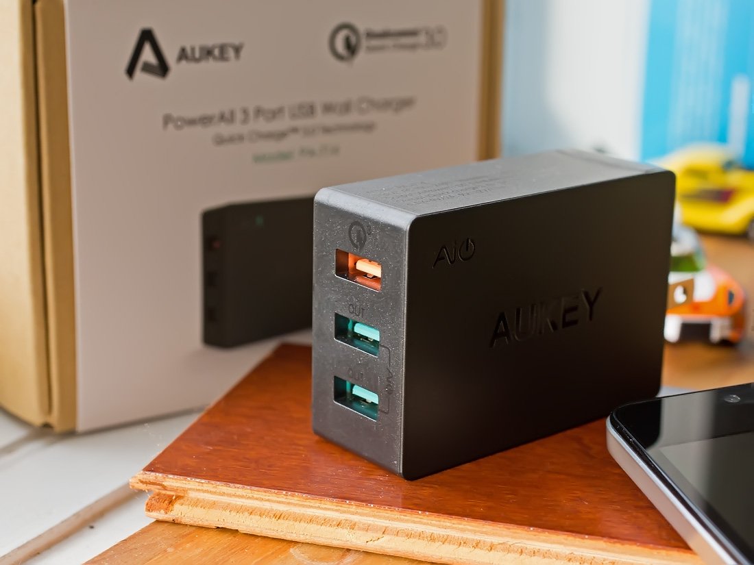 Aukey_Wall_Charger_Lead.jpg