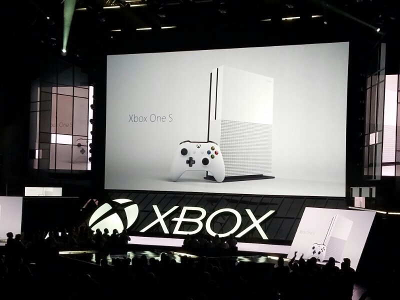 Xbox%20One%20Slim%20E3%202016_0.jpg