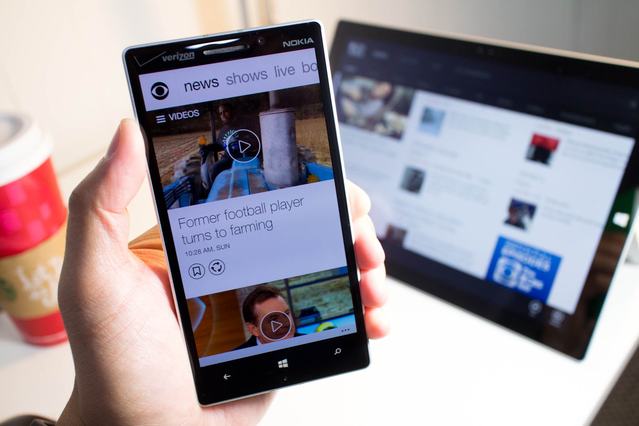 cbs-news-lumia-930-surface-hero.jpg