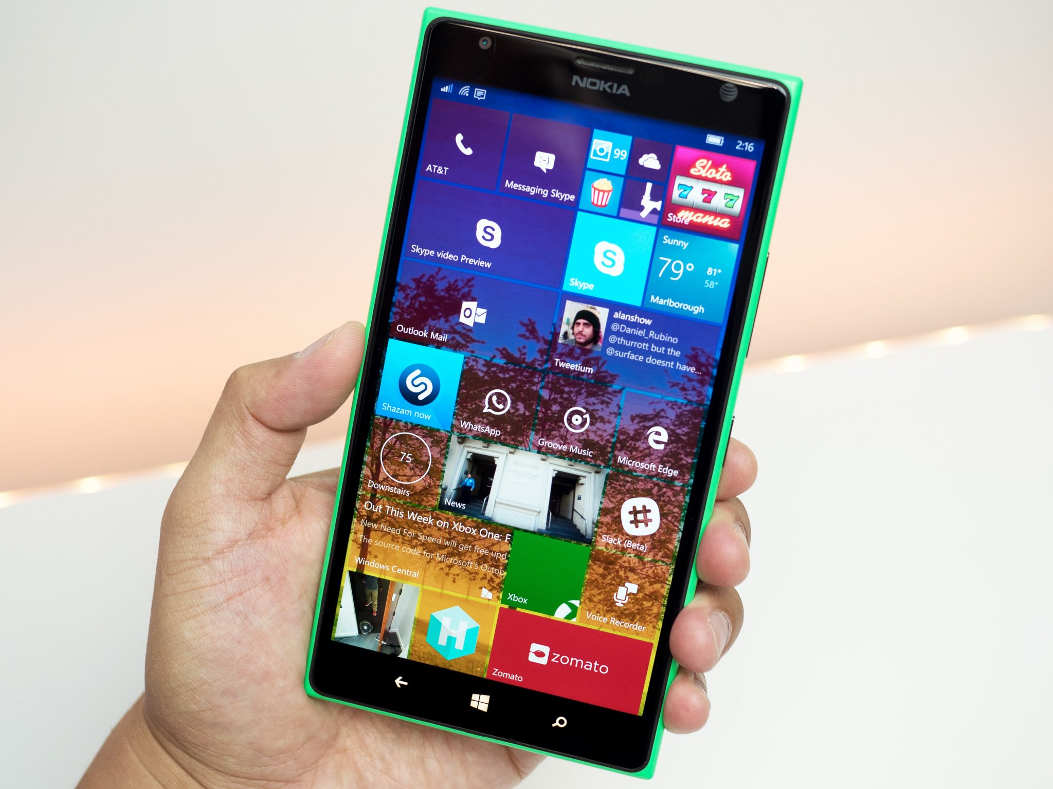 windows-10-mobile-tiles-new-lumia-1520.jpg