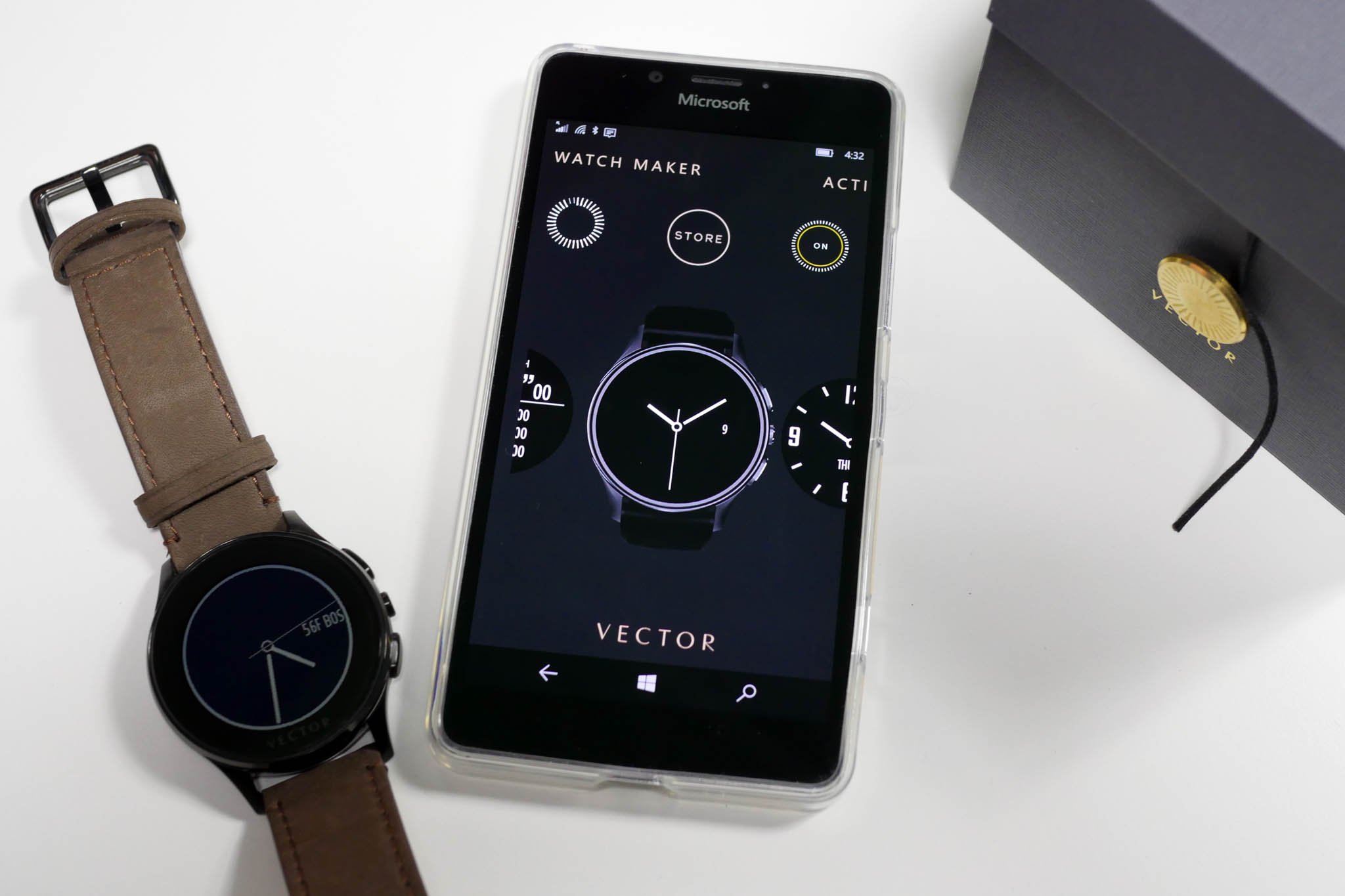vector-watch-lumia-950-box.jpg
