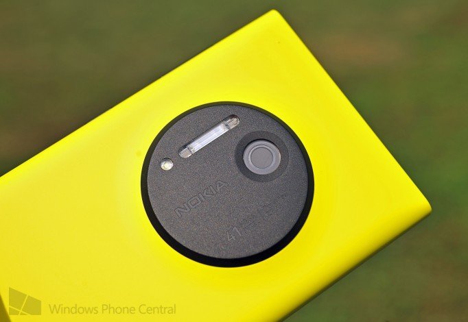 Nokia_Lumia_1020_Yellow_Camera.jpg