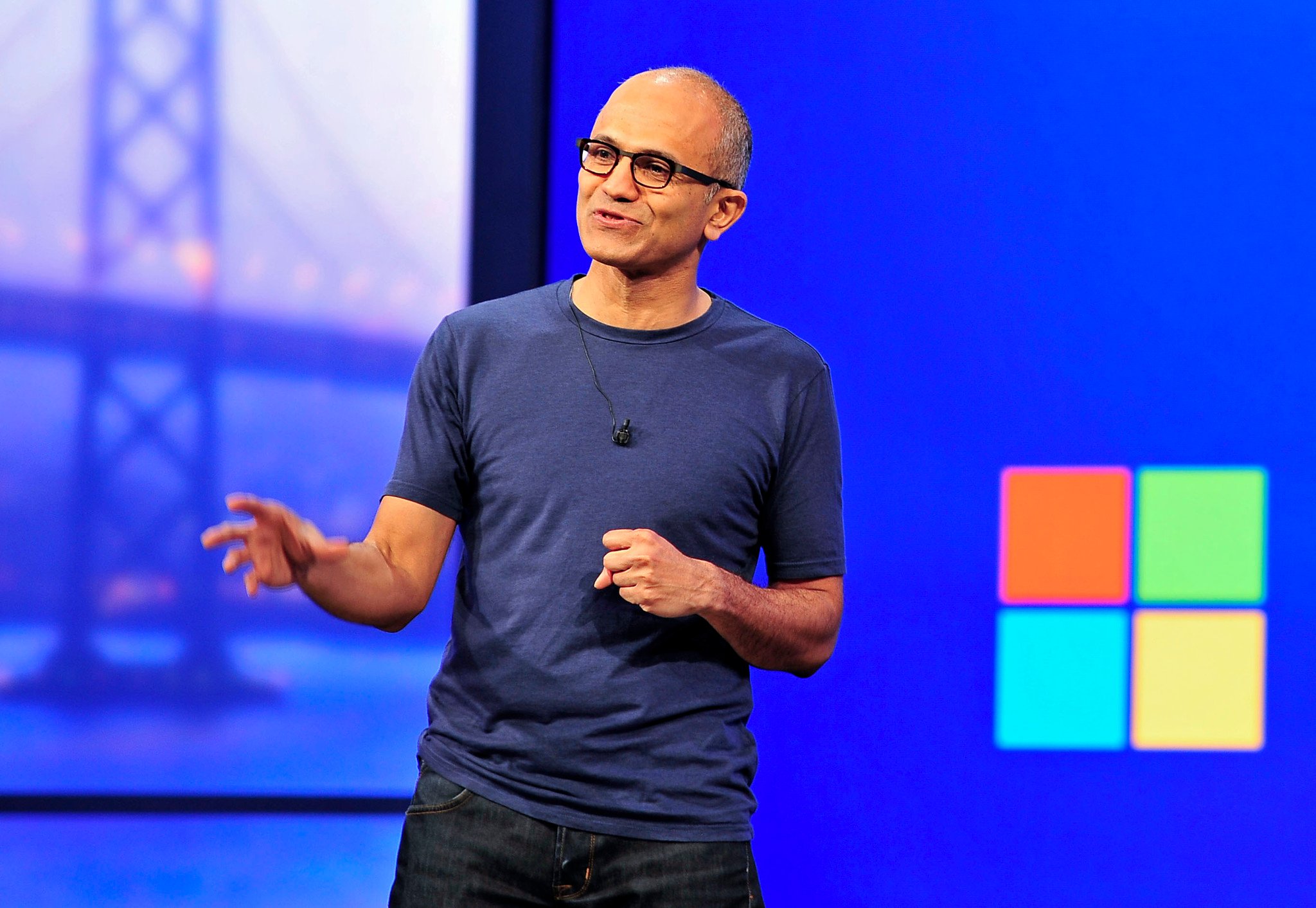 Sayta_Nadella_Build2014_2.jpg