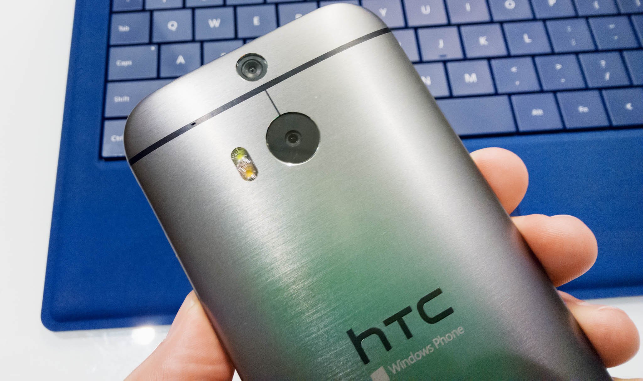 HTC_One_M8_camera_back.jpg