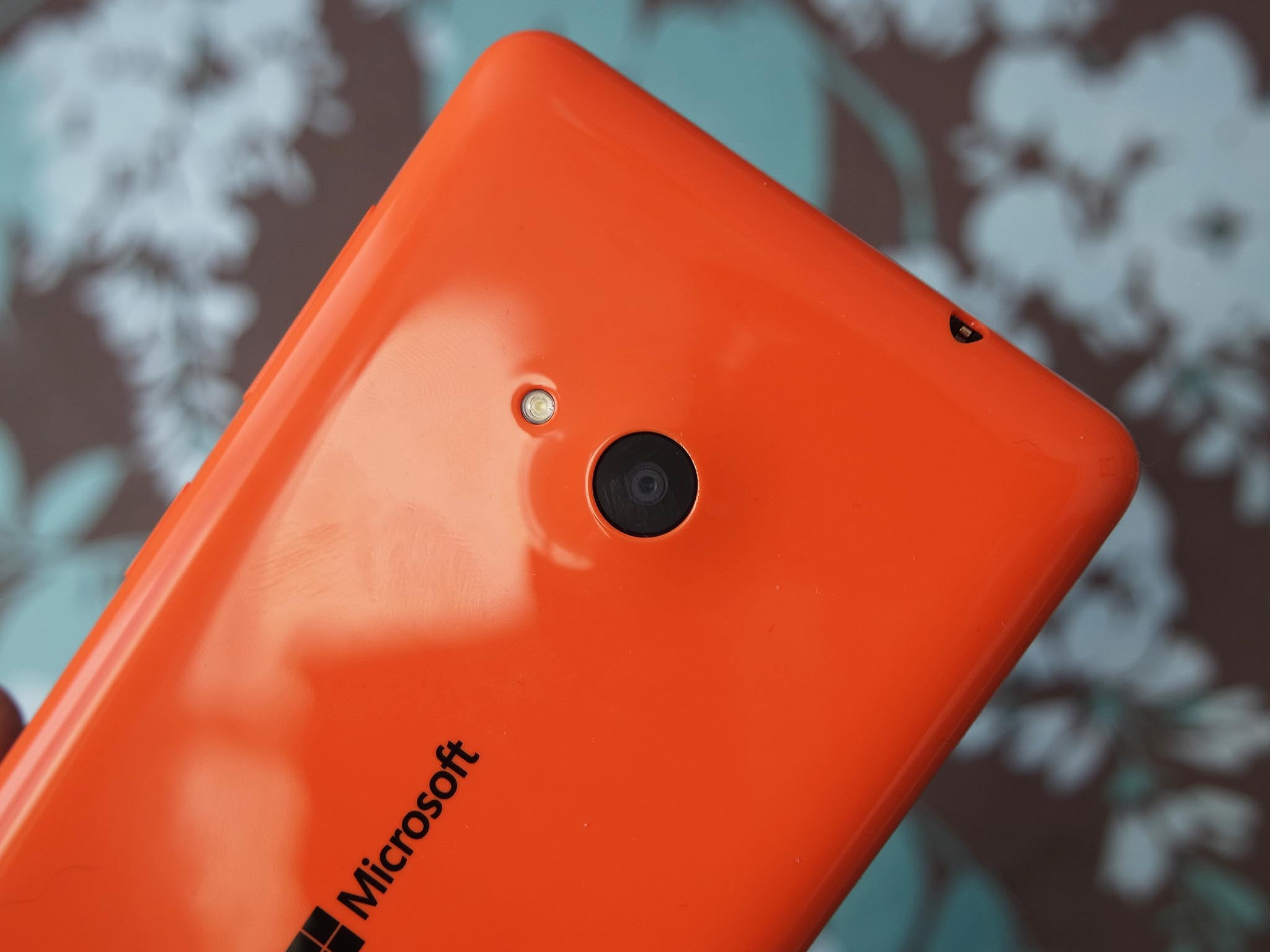 lumia-535-orange-camera.jpg