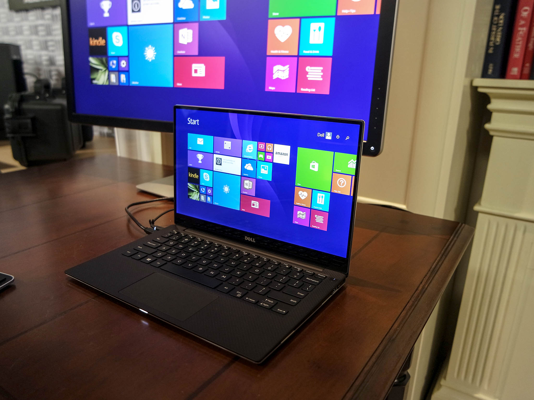 dell-xps-13-handson-monitor.jpg