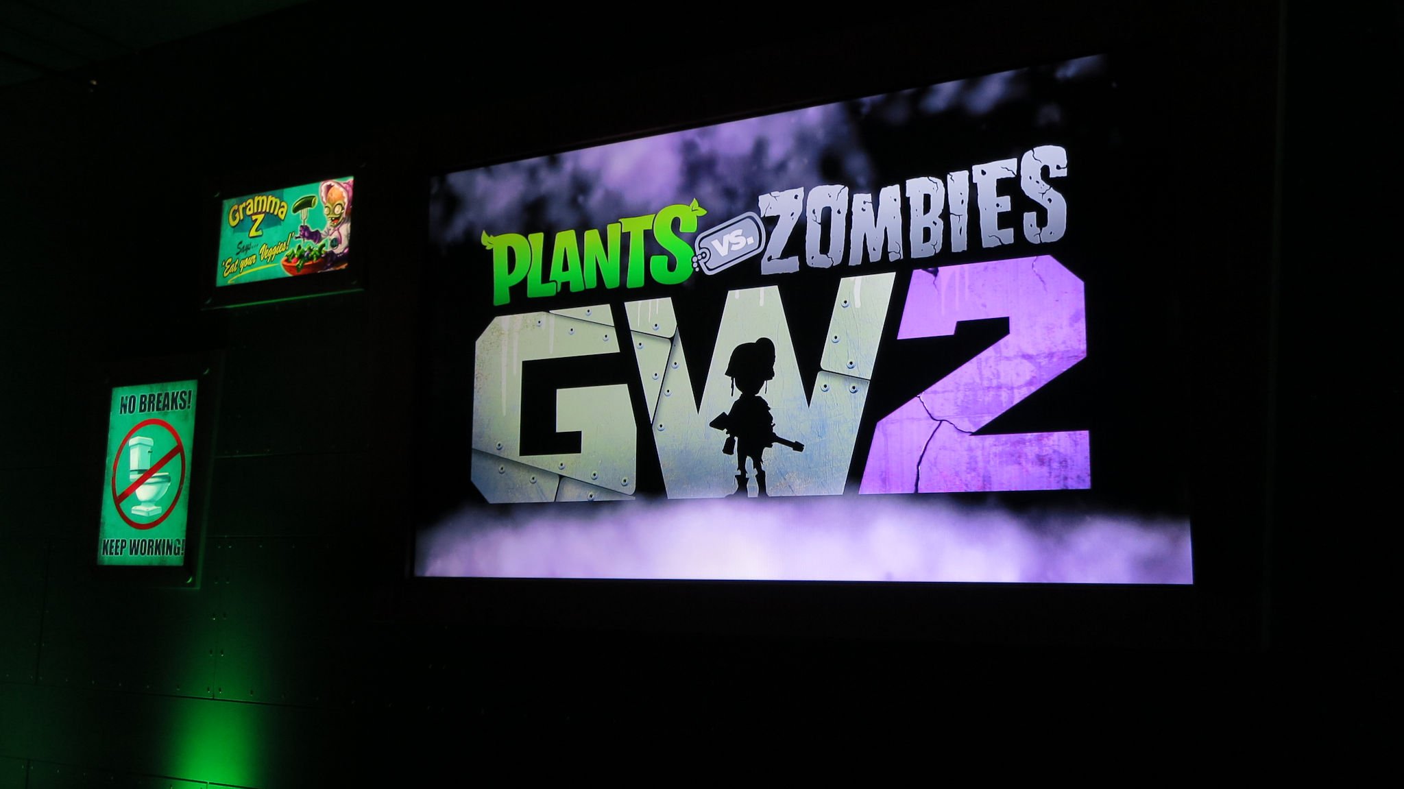 E3-2015-Plants-vs-Zombies-Garden-Warfare-logo-photos.jpg