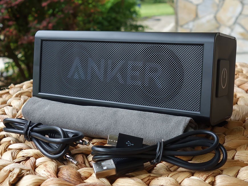 anker-a7909-bluetooth-speaker-1.jpg