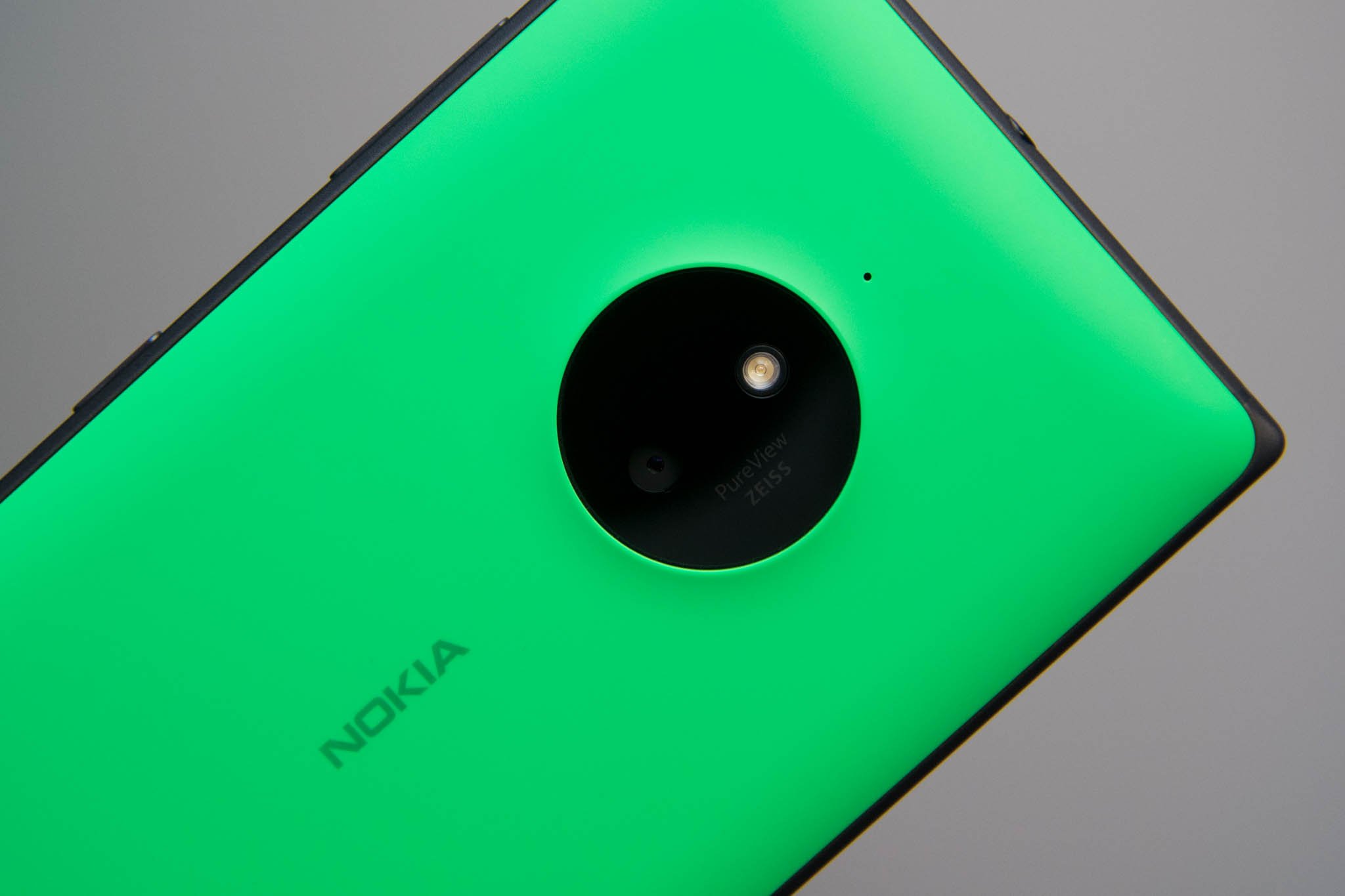 lumia-830-camera-back.jpg