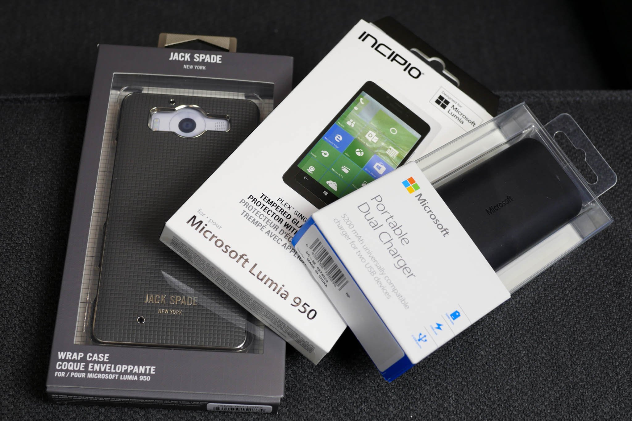 lumia-950-essentials-bundle.jpg