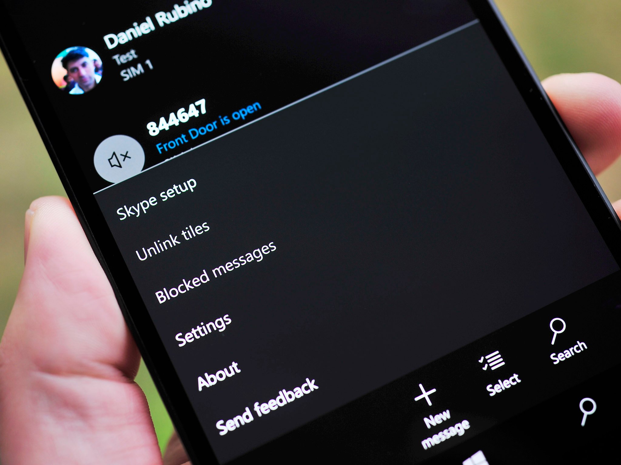 Messaging-Skype-App-Menu-Windows10Mobile.jpg