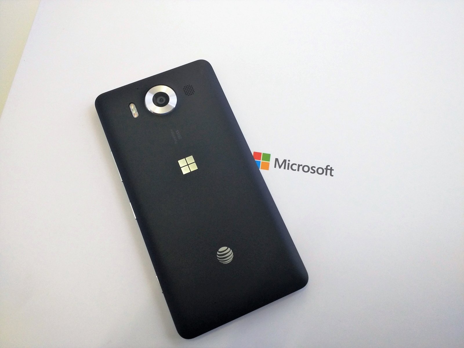 back-lumia-950-att.jpg