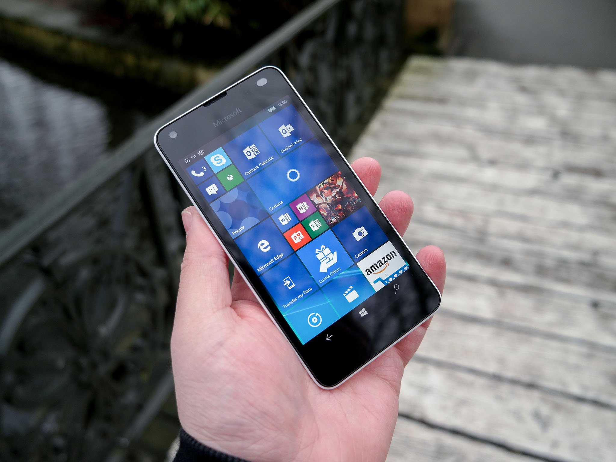 lumia-550-front-angle.jpg