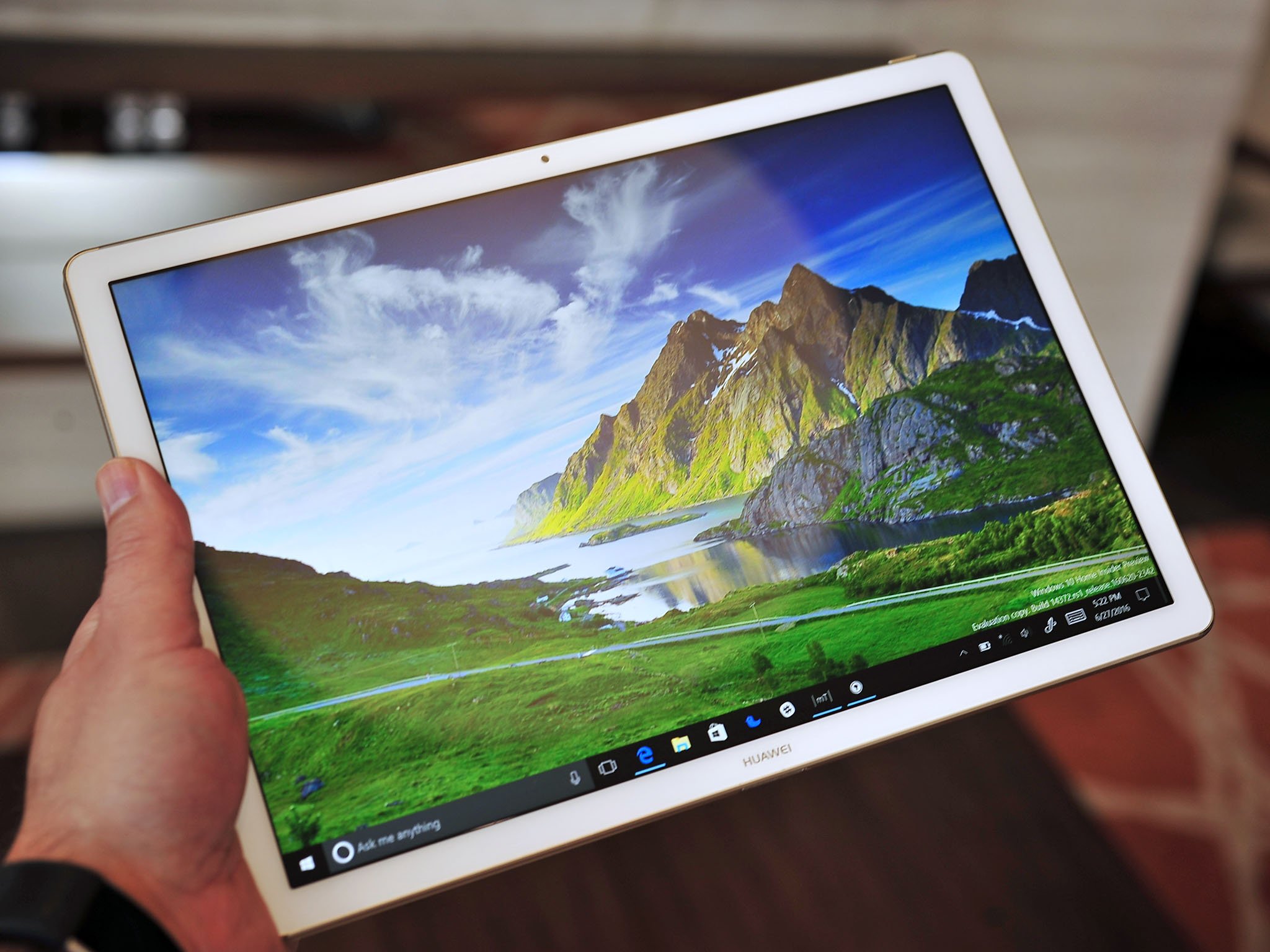 Huawei-Matebook-tablet.jpg