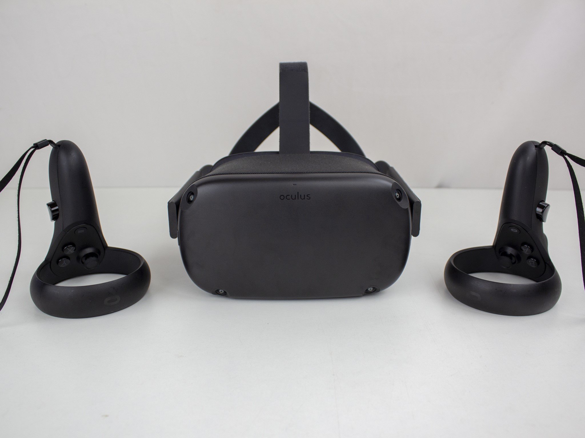 oculus-quest-without-logo.jpg