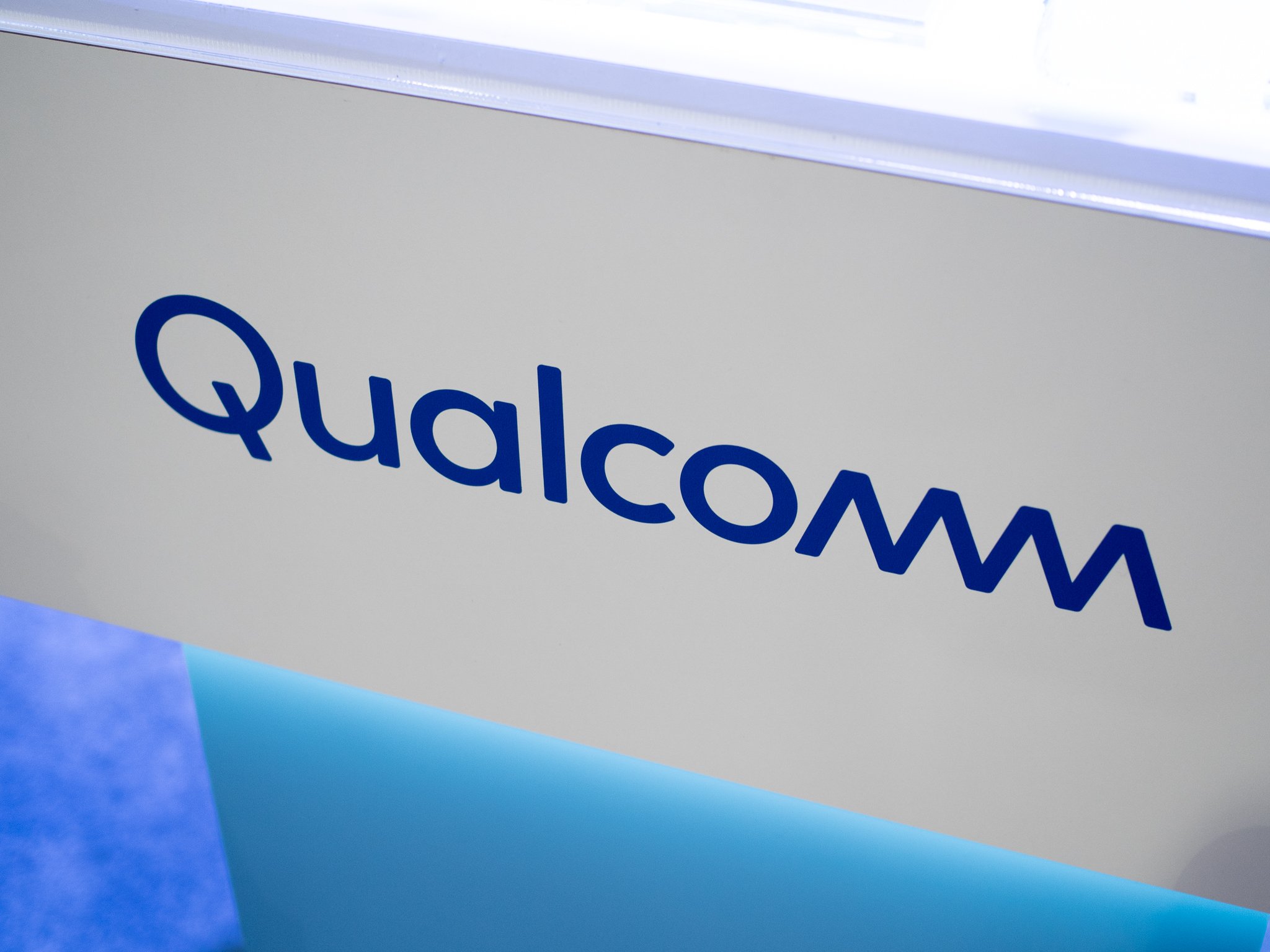 qualcomm-logo-ces-2018.jpg