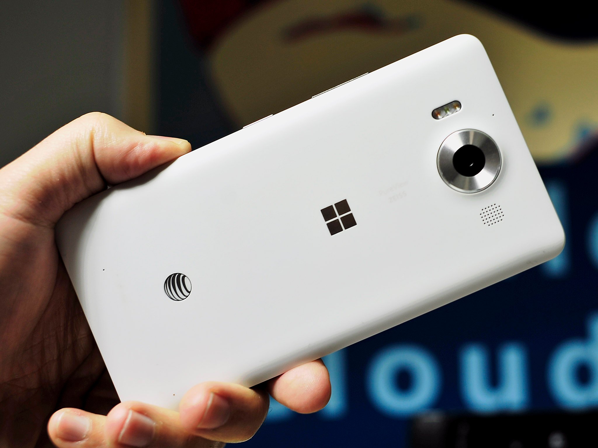 Lumia-950-back-camera-angle.jpg