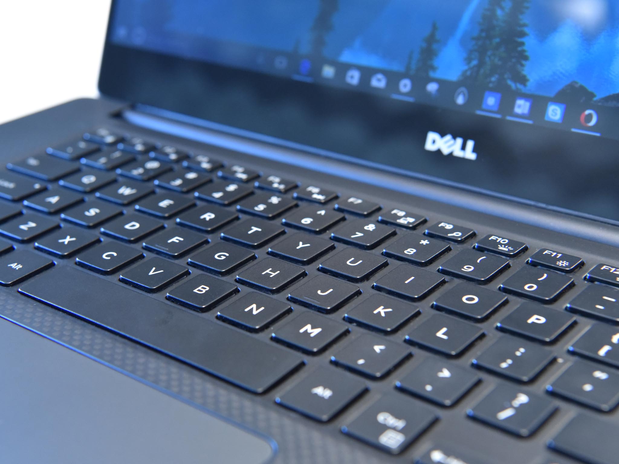 dell-xps-15-keys.jpg