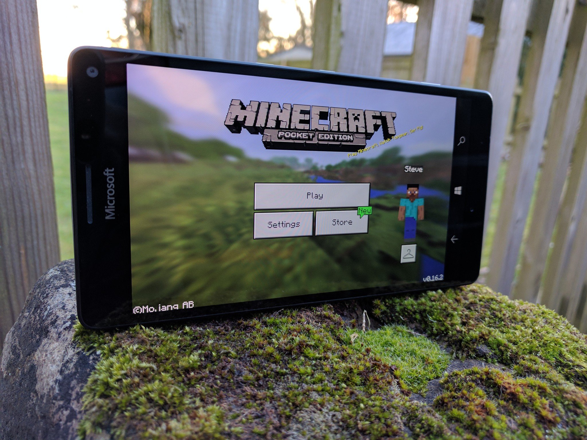 minecraft-pocket-edition-l950xl.jpg