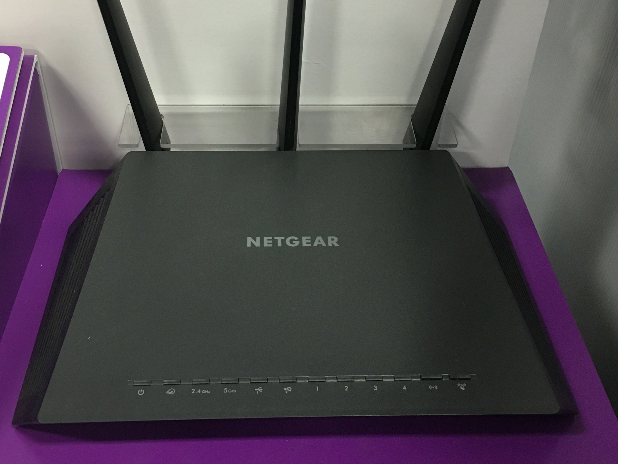 netgear-nighthawk-ac1900-dual-band-router.jpg