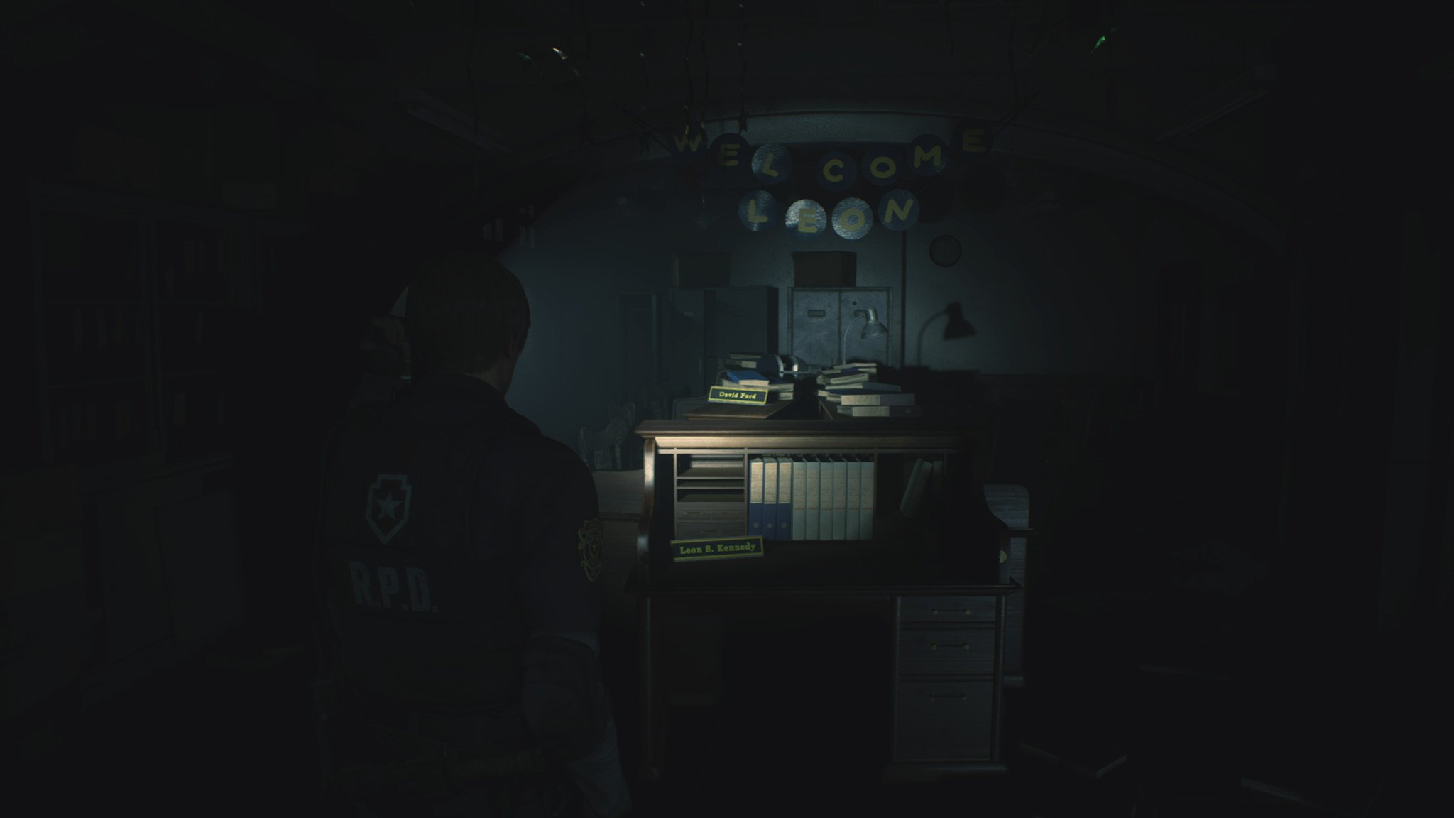 resident-evil-2-leon-desk.jpg