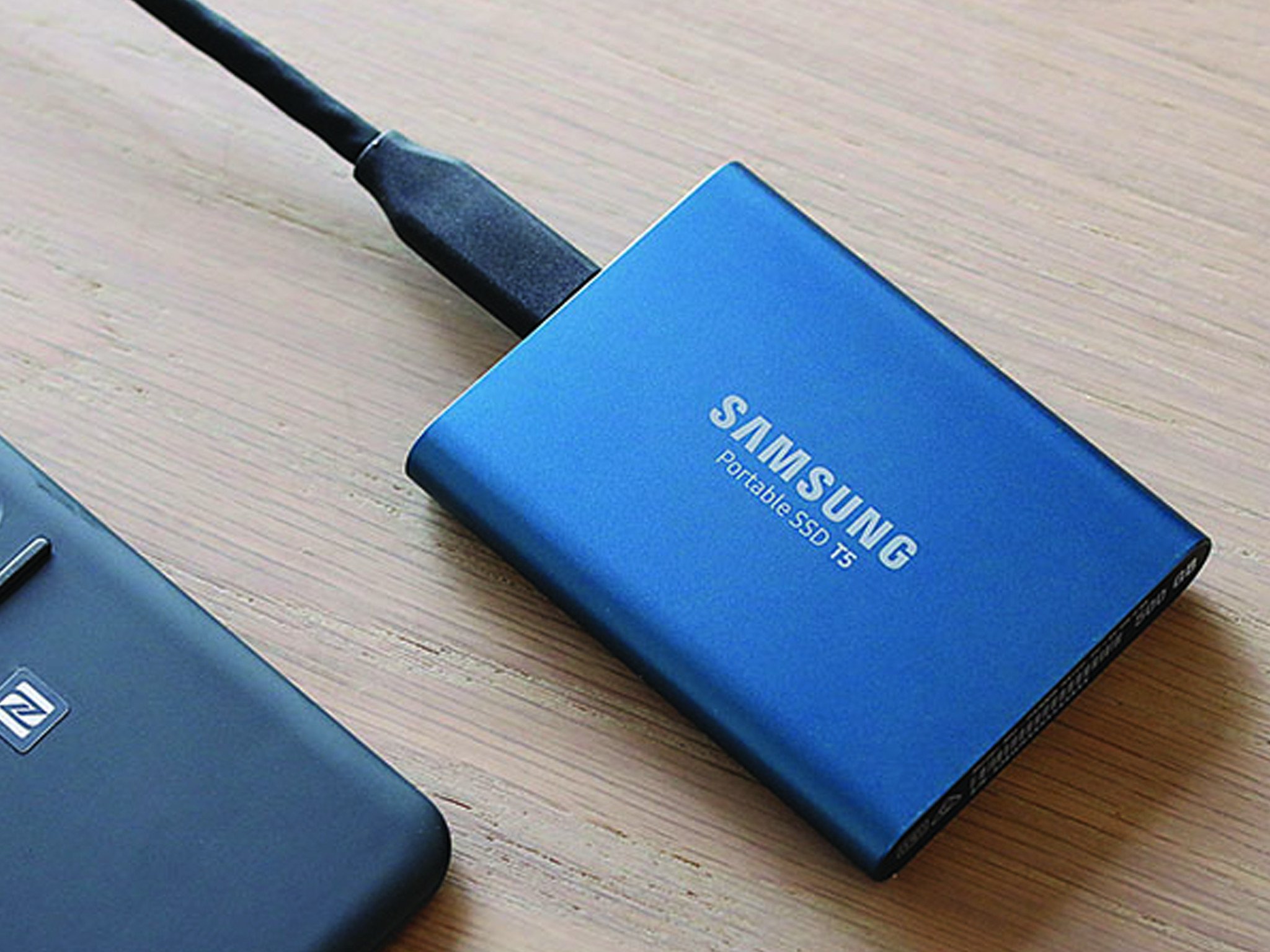 samsung-portable-ssd-t5-main.jpg