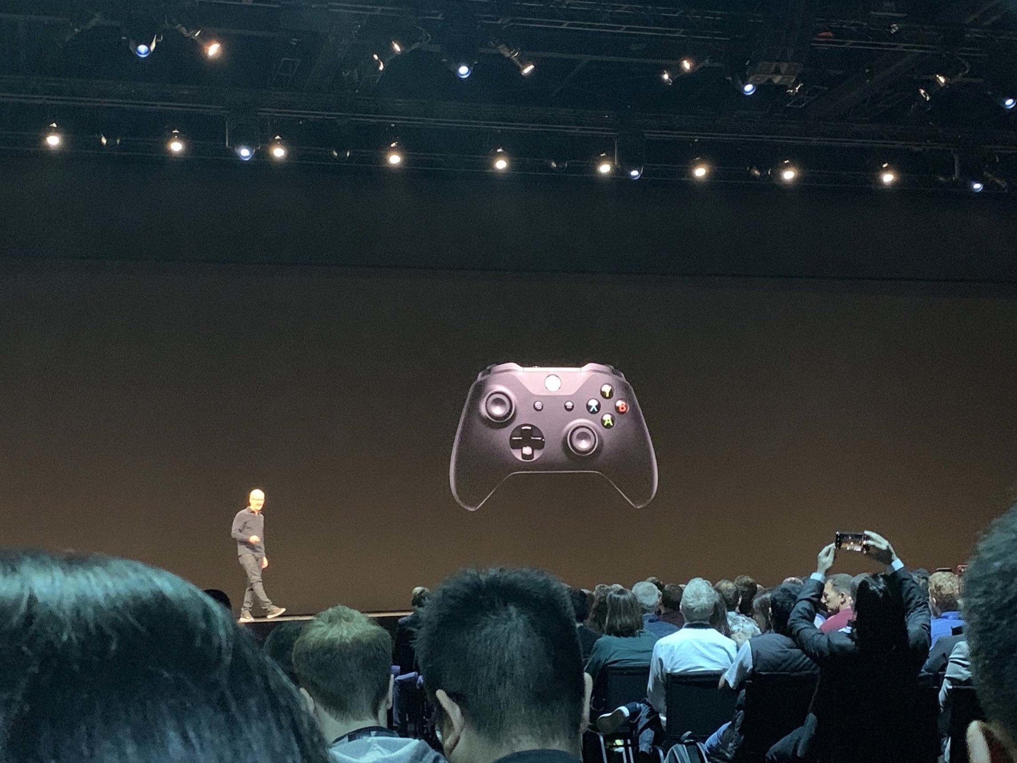 wwdc-2019-xbox-apple-tv-hero-01.jpg